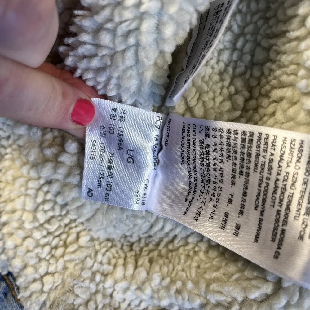 Levi's Vintage Trucker Jacket Men's L Distressed Light Wash Denim Sherpa Lined - Picture 5 of 12